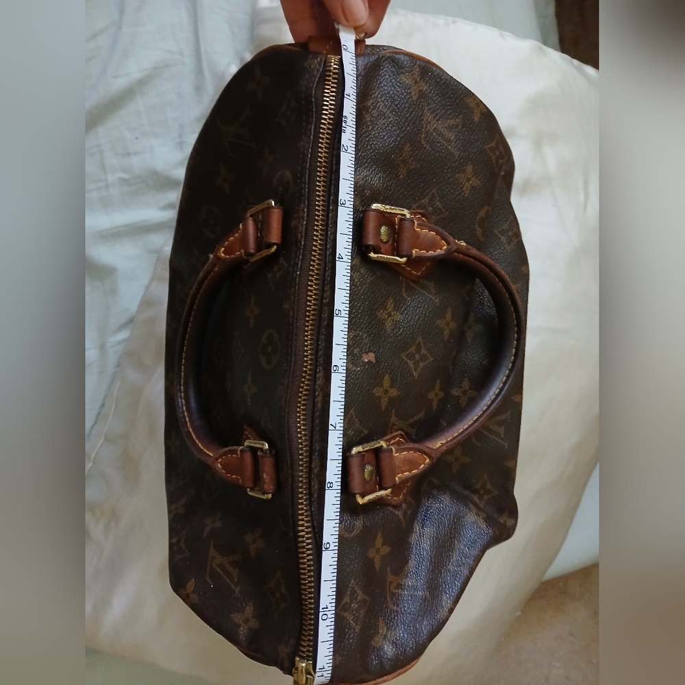Louis Vuitton Speedy 30 Handbag - Picture 11 of 16